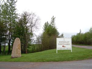 Eingangstafel zur Macallan Destillerie, 17kB